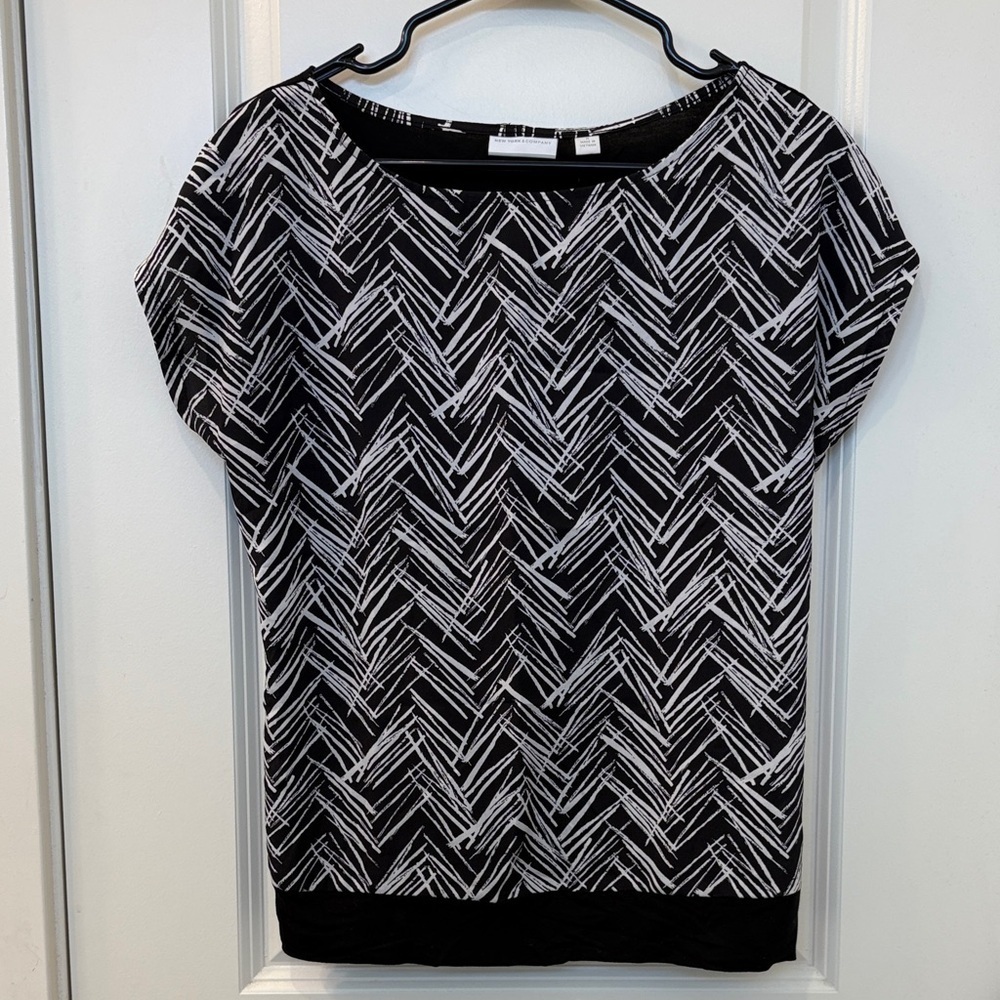 New York & Company Black and White Chevron Blouse